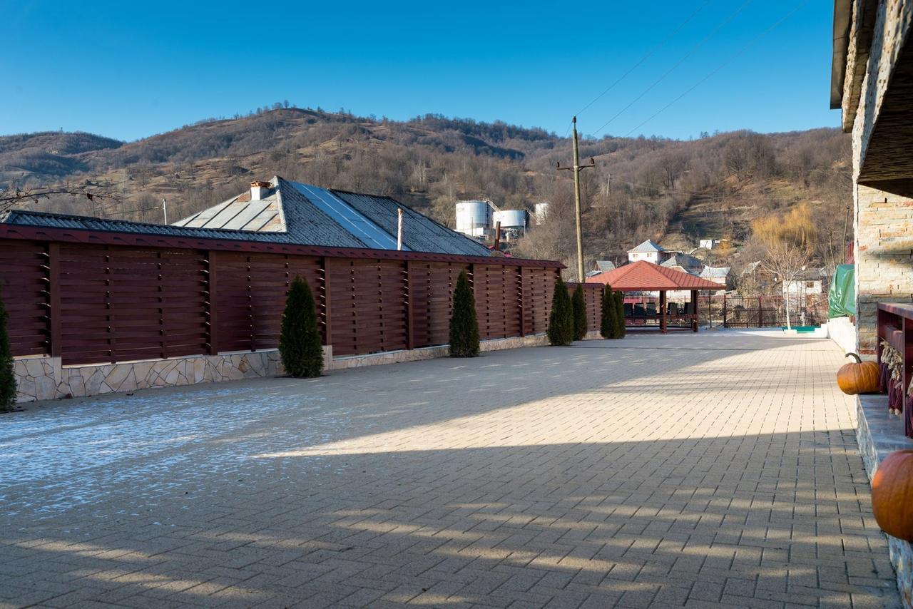 Pridvorul Haiducilor Slănic-Moldova Dış mekan fotoğraf